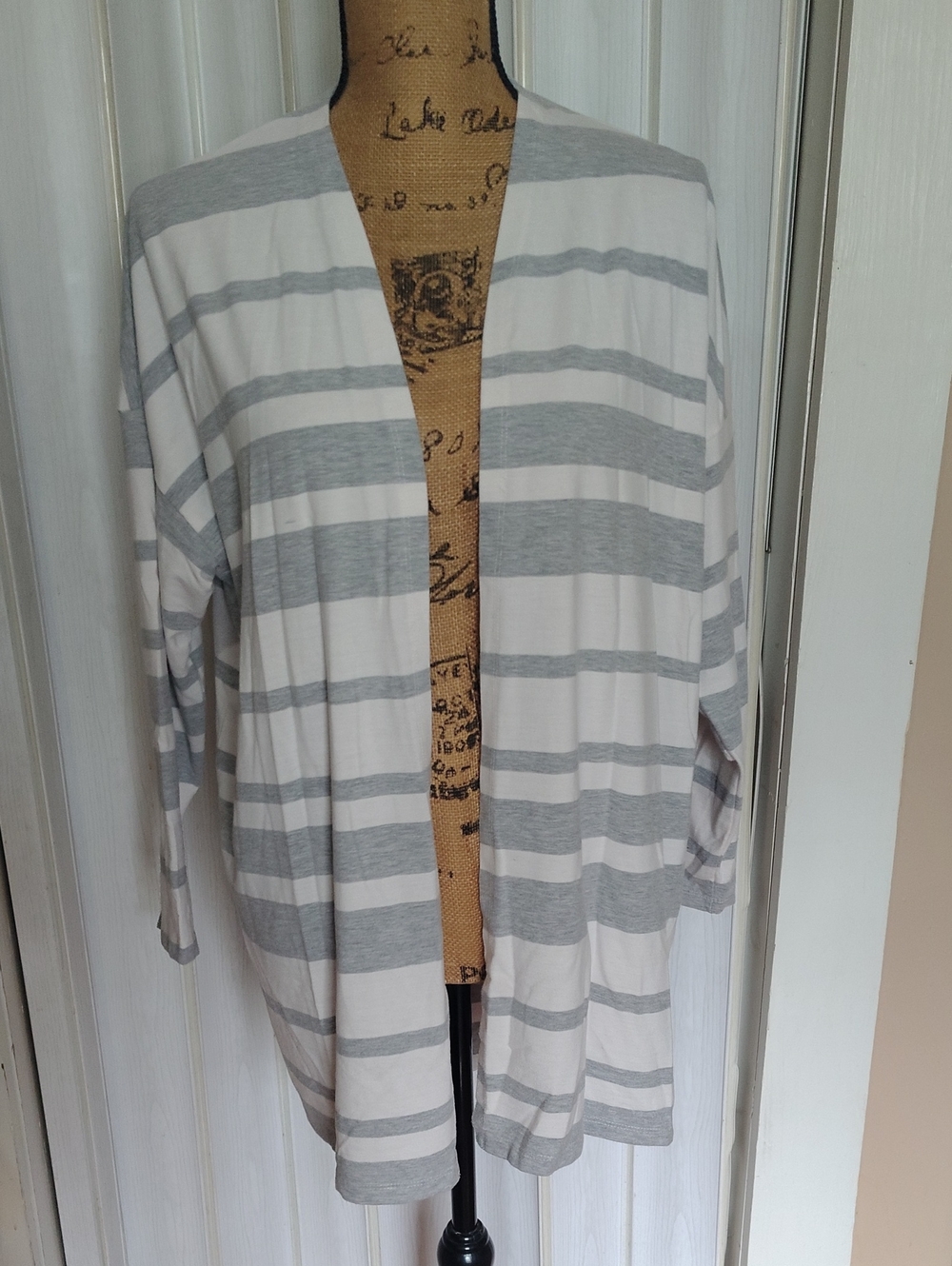 Women’s Plus Size Striped Open Front Cardigan XL 16 Gray White Long Sleeve
